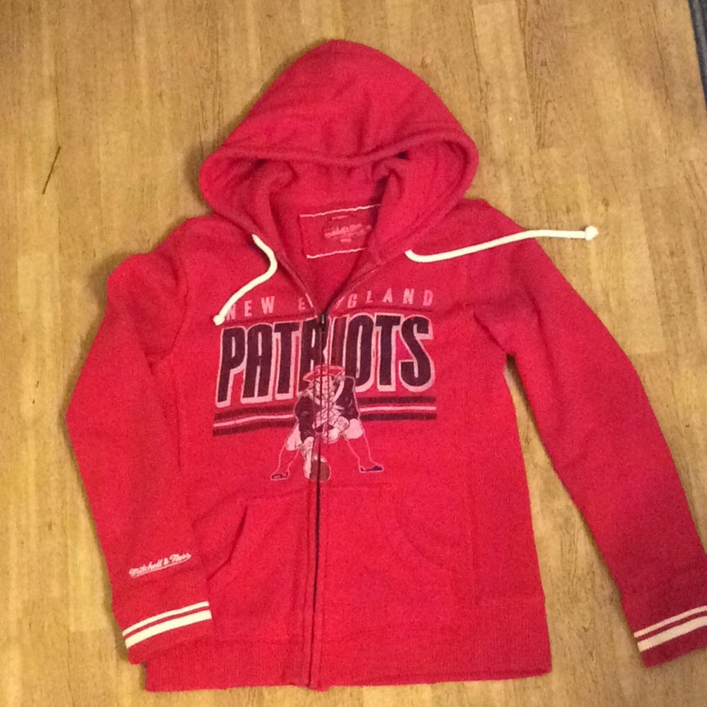 New England Patriots Throwback Women’s Hoodie